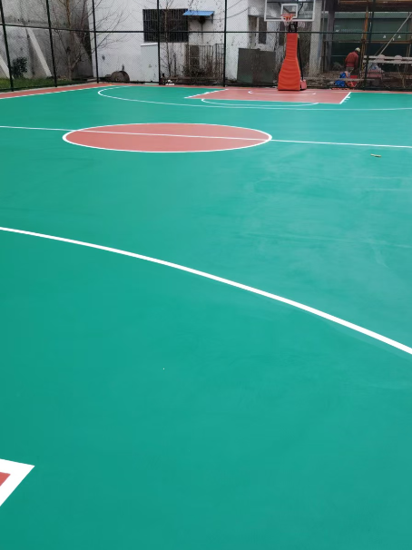 黎母山镇 球场长期使用易出现地面开裂